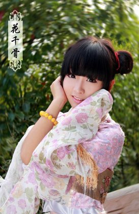 萝莉演绎幼年花千骨cos图片