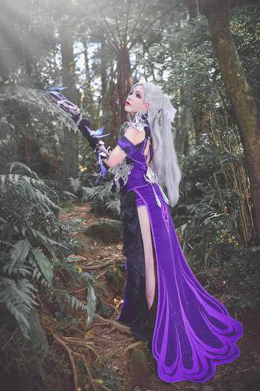 剑网3秦风毒姐COS魅惑众生图片