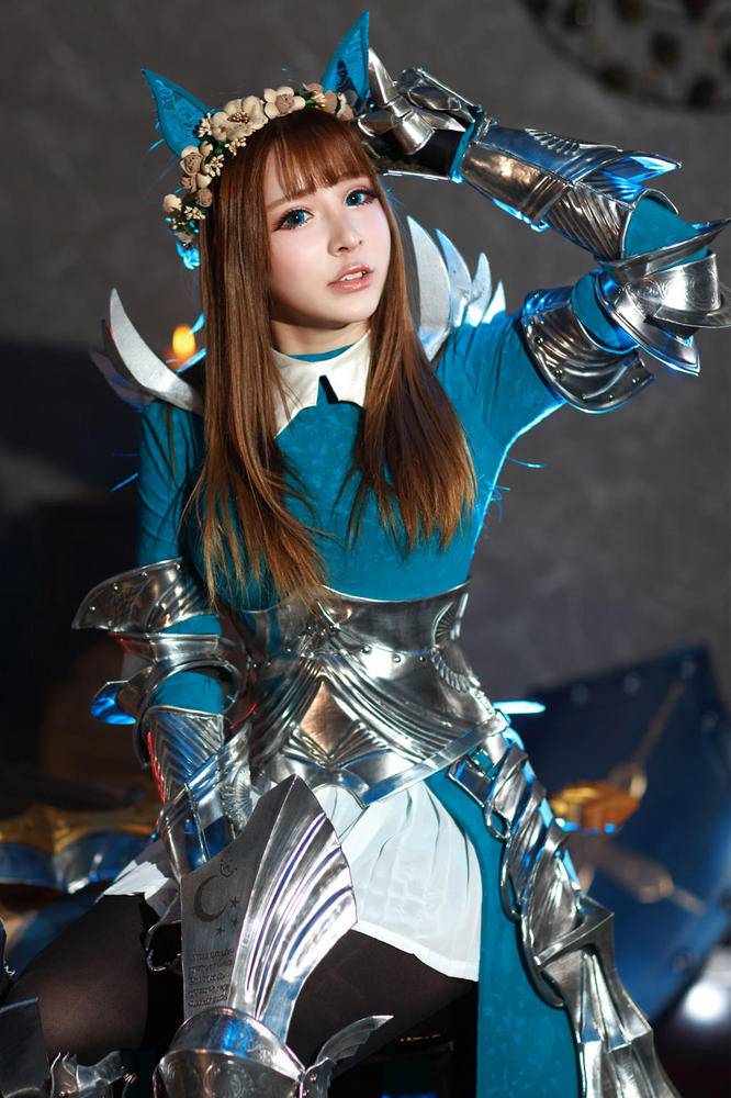 少女骑士COS霸气又性感美图欣赏