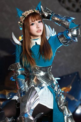 少女骑士COS霸气又性感美图欣赏