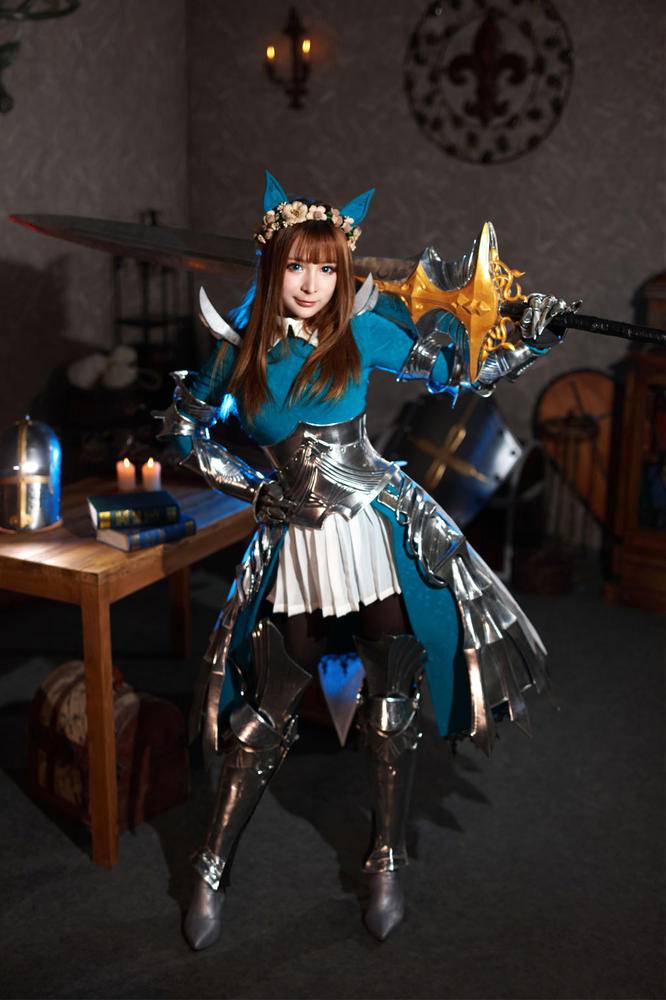 少女骑士COS霸气又性感美图欣赏