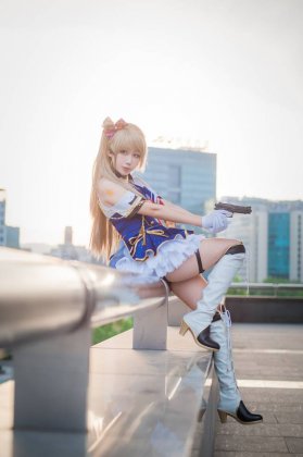 南小鸟cos图完美变身女警官