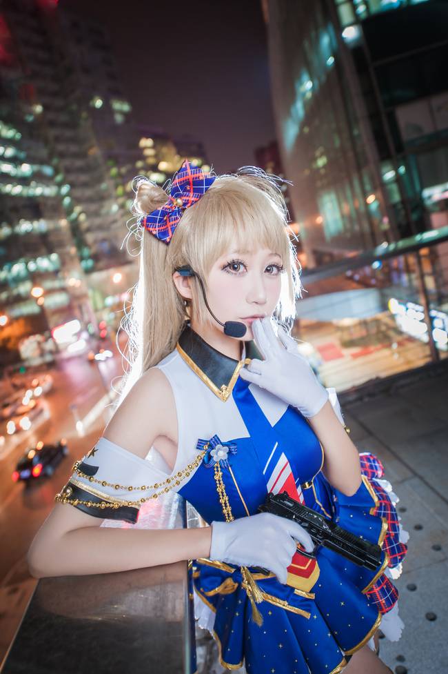 南小鸟cos图完美变身女警官