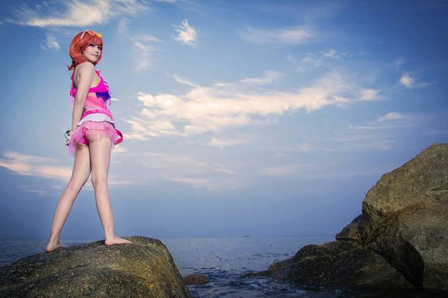 夏日海边唯美Cosplay女生图片