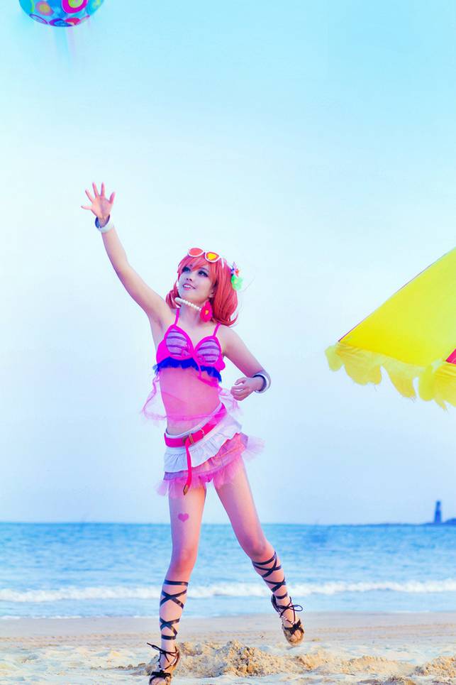 夏日海边唯美Cosplay女生图片
