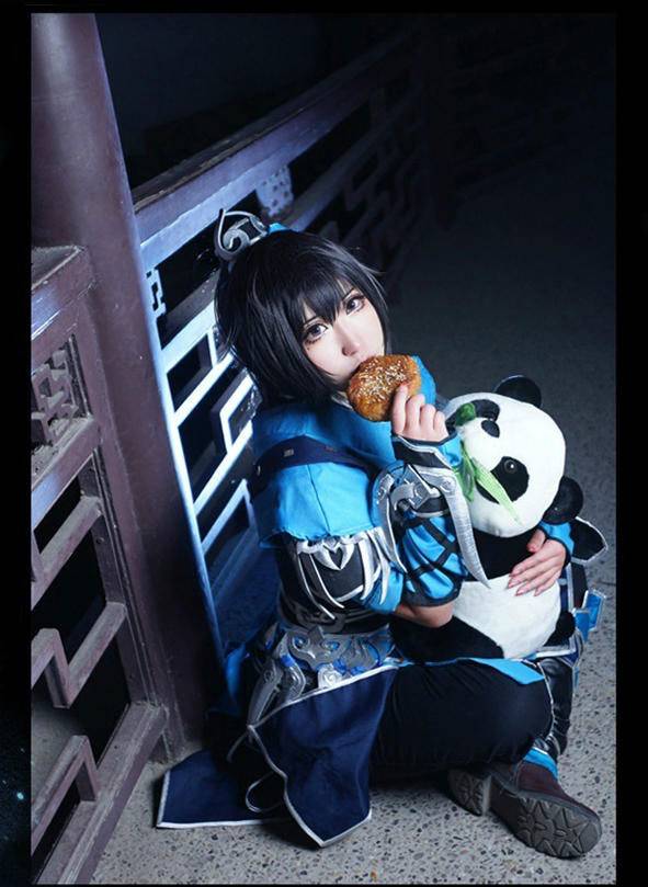 黑夜里的剑网三丐萝cos图片