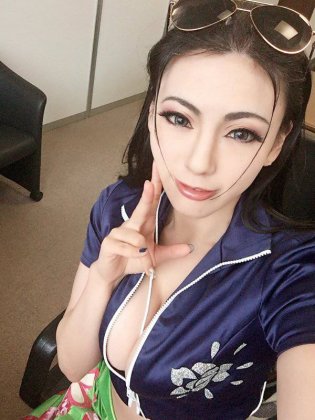 日本人气Coser砂月馨性感图集