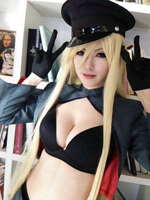 日本人气Coser砂月馨性感图集