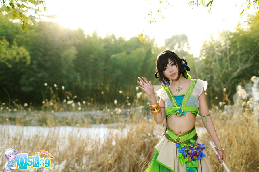 户外唯美cosplay古装女生图片
