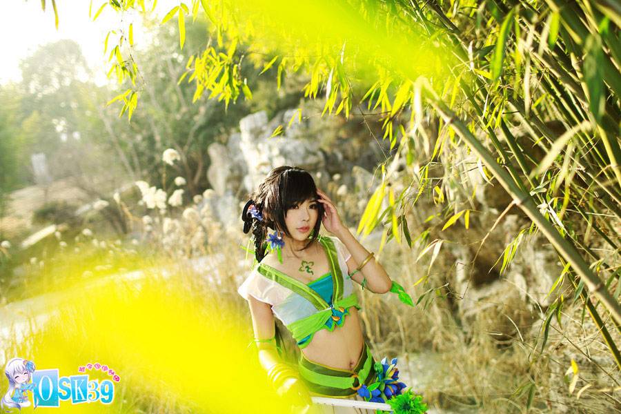 户外唯美cosplay古装女生图片
