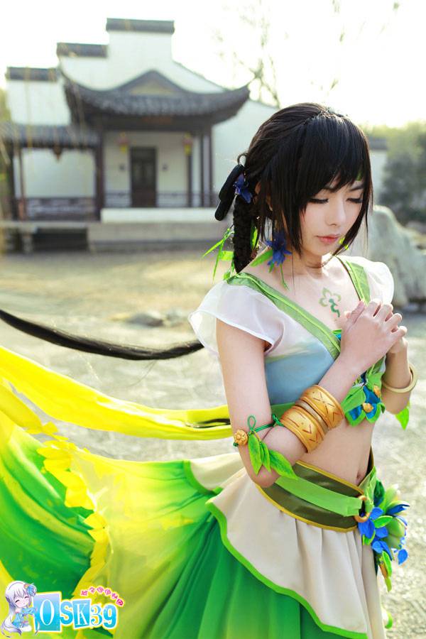 户外唯美cosplay古装女生图片