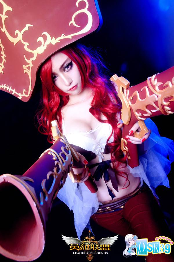 黑帮狂花厄运小姐cos图片美艳动人