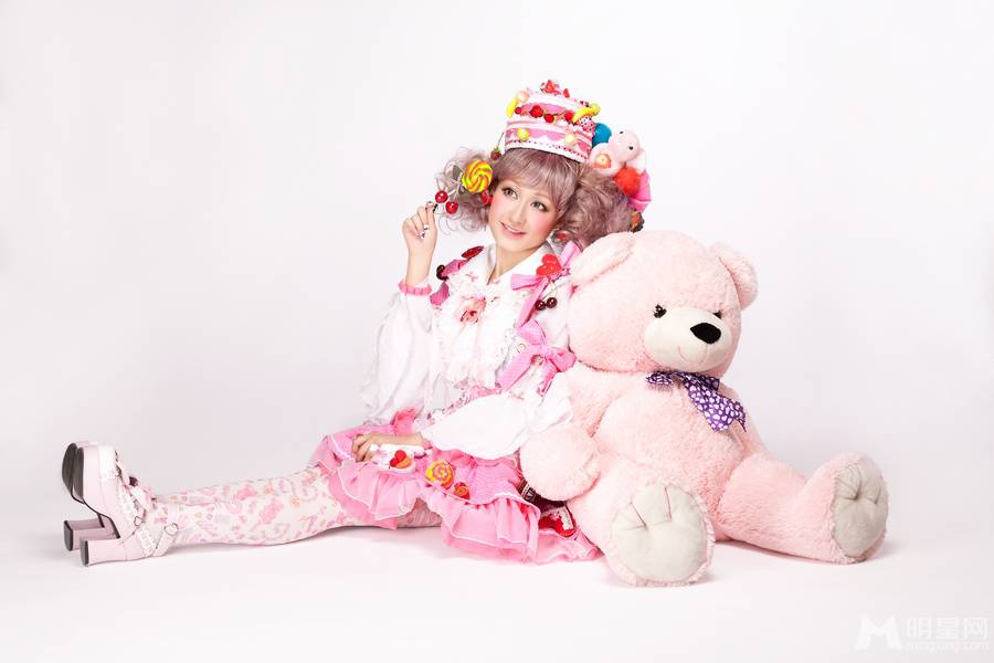 大眼萝莉cos妆唯美高清写真