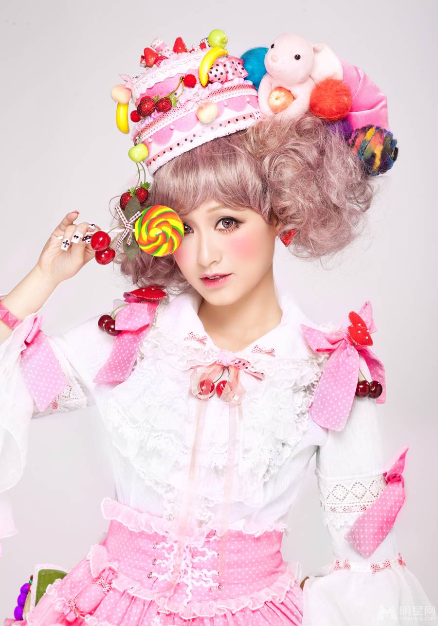 大眼萝莉cos妆唯美高清写真