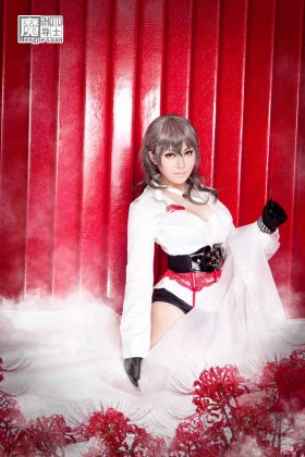 日本著名性感coser倾情演绎伊邪那美