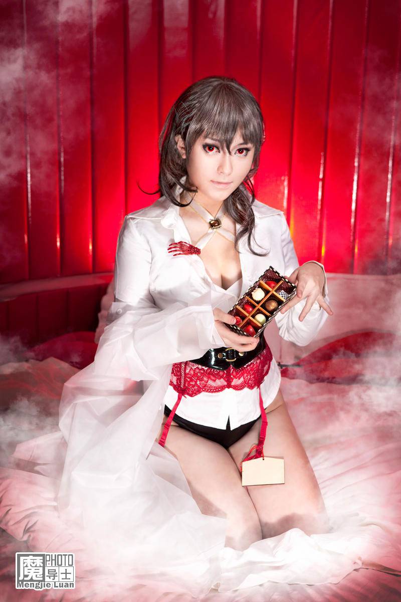 日本著名性感coser倾情演绎伊邪那美