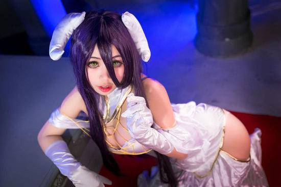 雅儿贝德cosplay大秀性感凹凸身材
