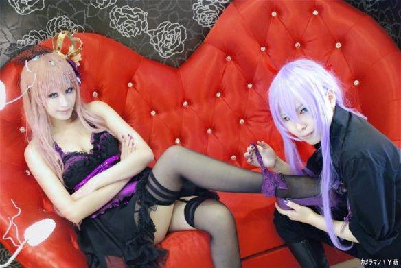 粉红诱惑美女性感cos吸引眼球