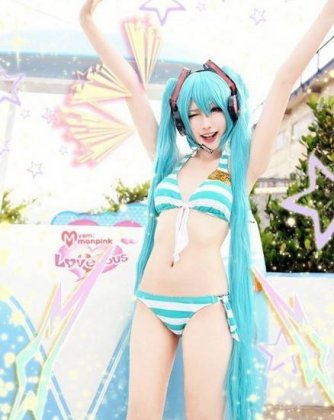 可爱又性感的初音未来cos动作图片