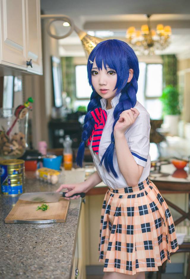 厨房的蓝色头发猫猫cos图