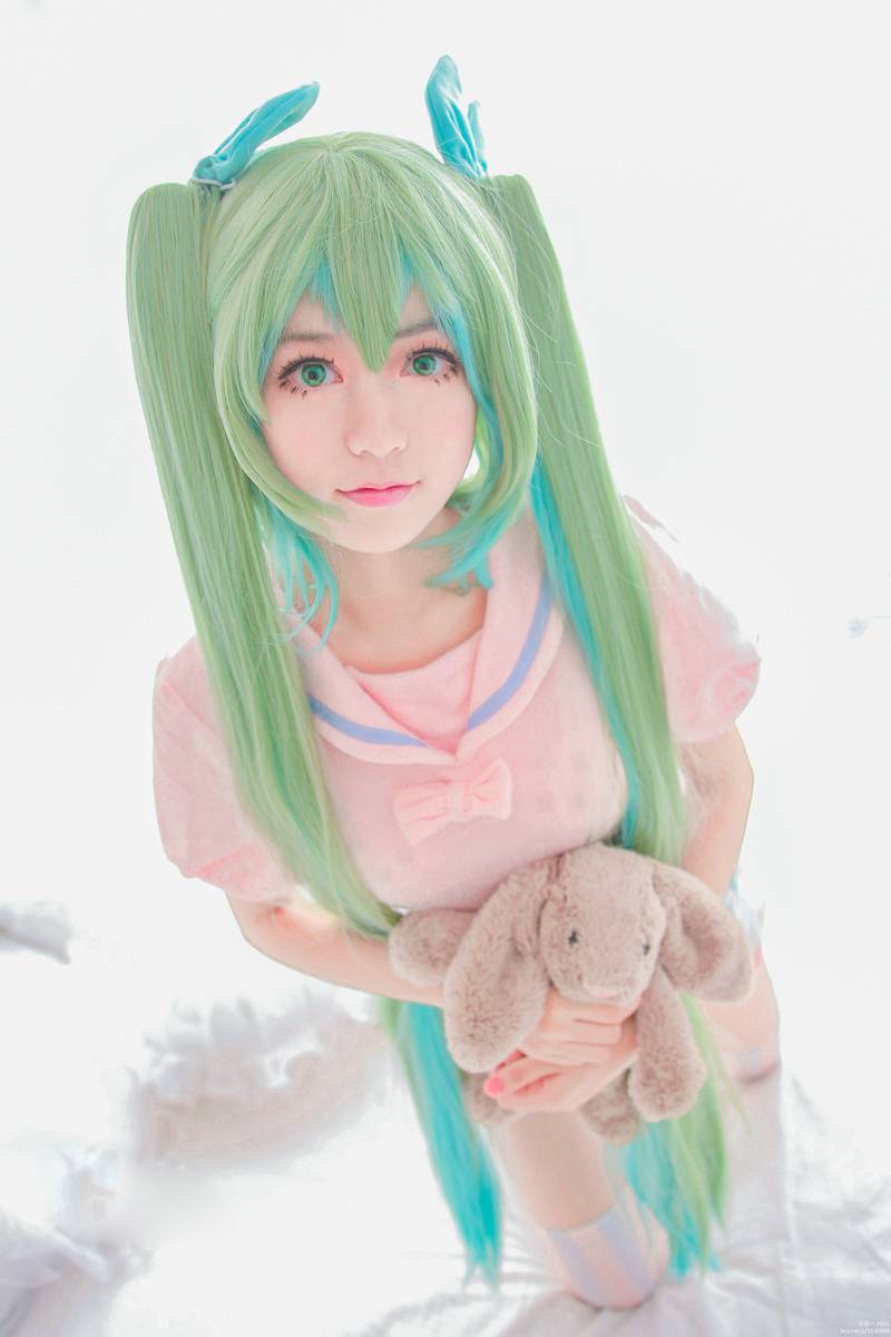 90后嫩模cos装扮秀图片来袭