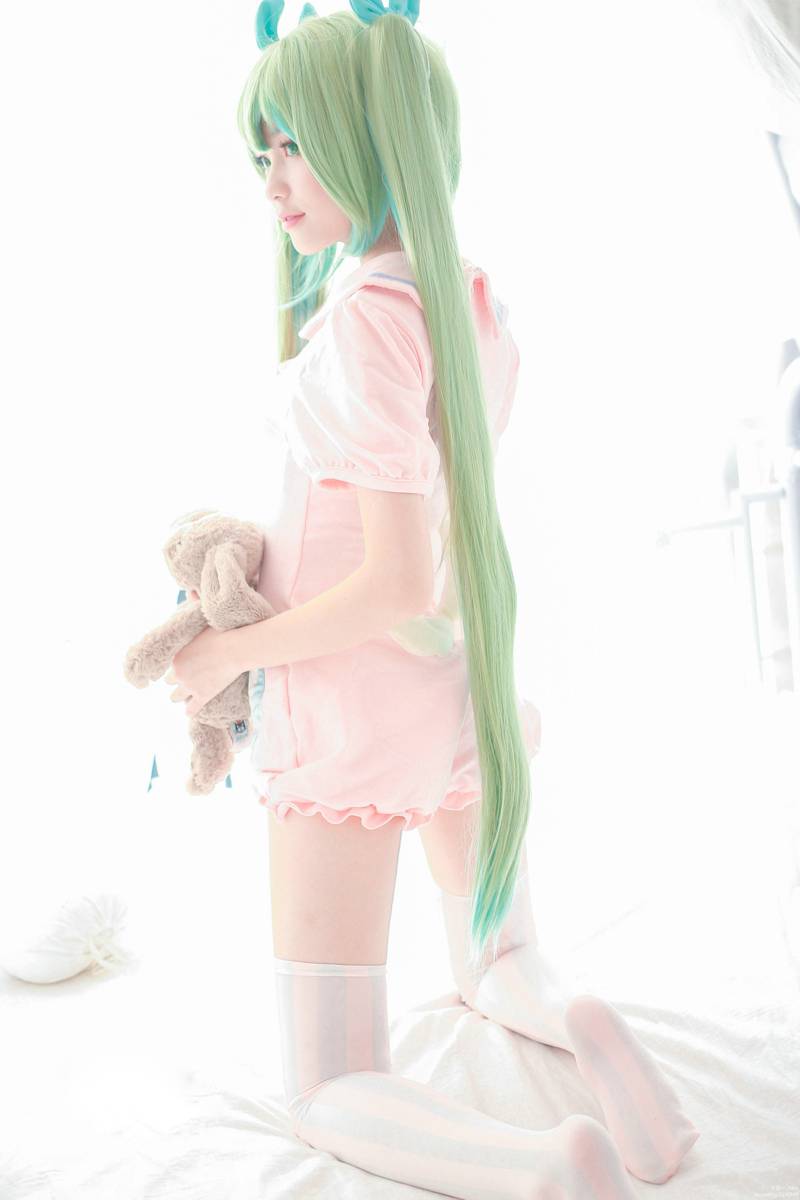 90后嫩模cos装扮秀图片来袭