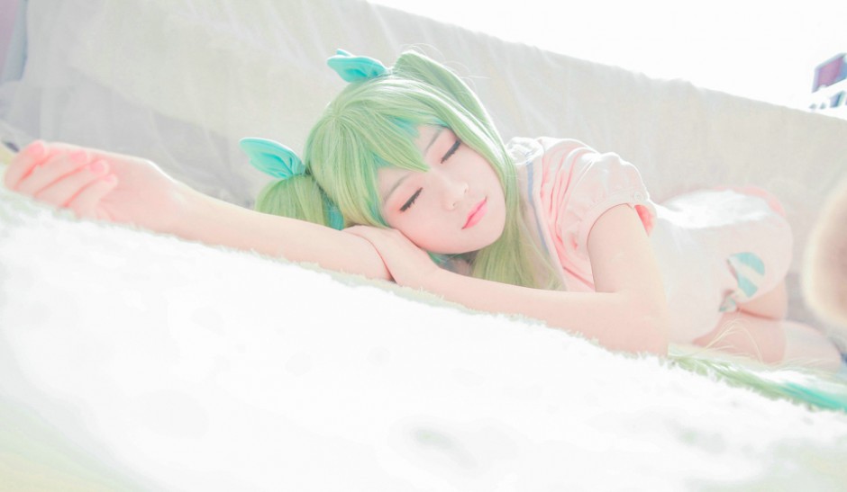 90后嫩模cos装扮秀图片来袭