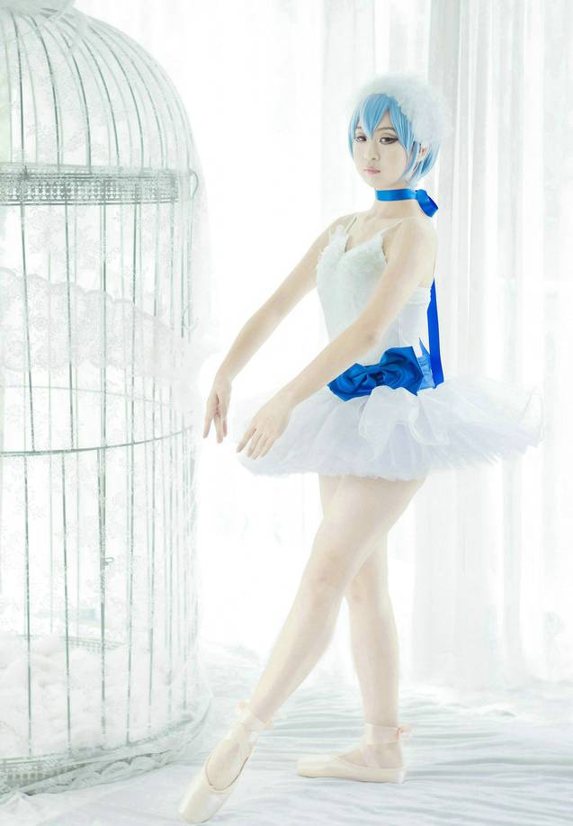 动漫cos图片美女短发性感迷人