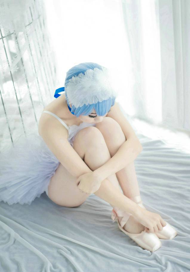 动漫cos图片美女短发性感迷人