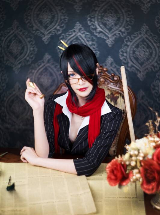 真人性感lol女校长cos图片