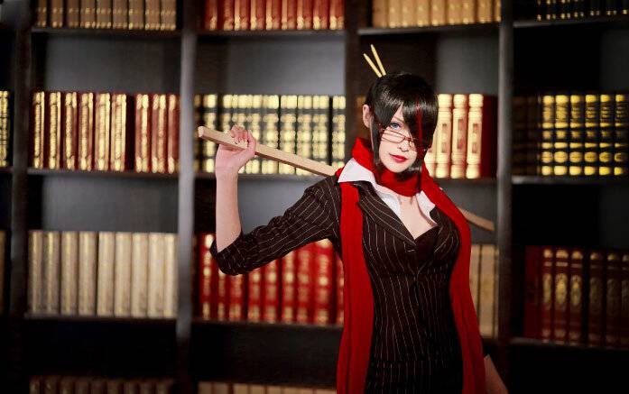 真人性感lol女校长cos图片