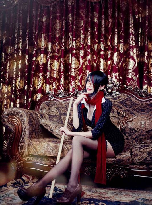 真人性感lol女校长cos图片