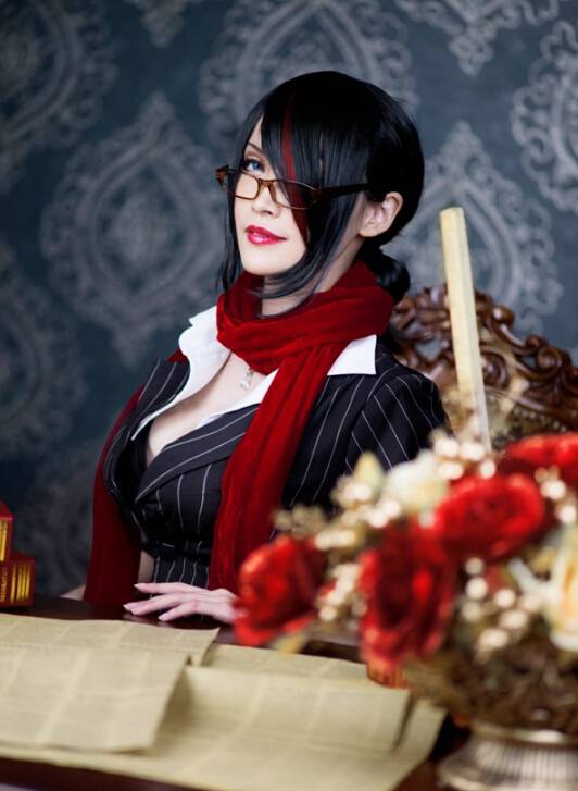 真人性感lol女校长cos图片