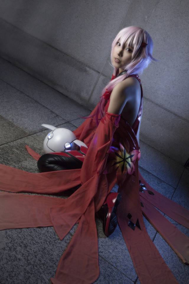 粉毛妹性感cos图片