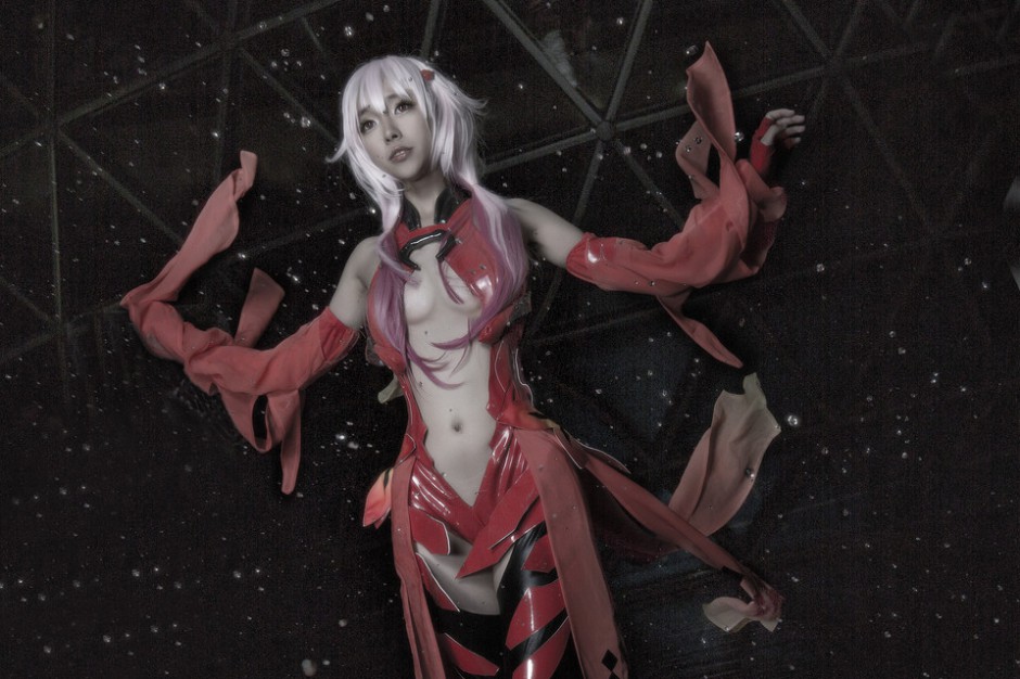 粉毛妹性感cos图片