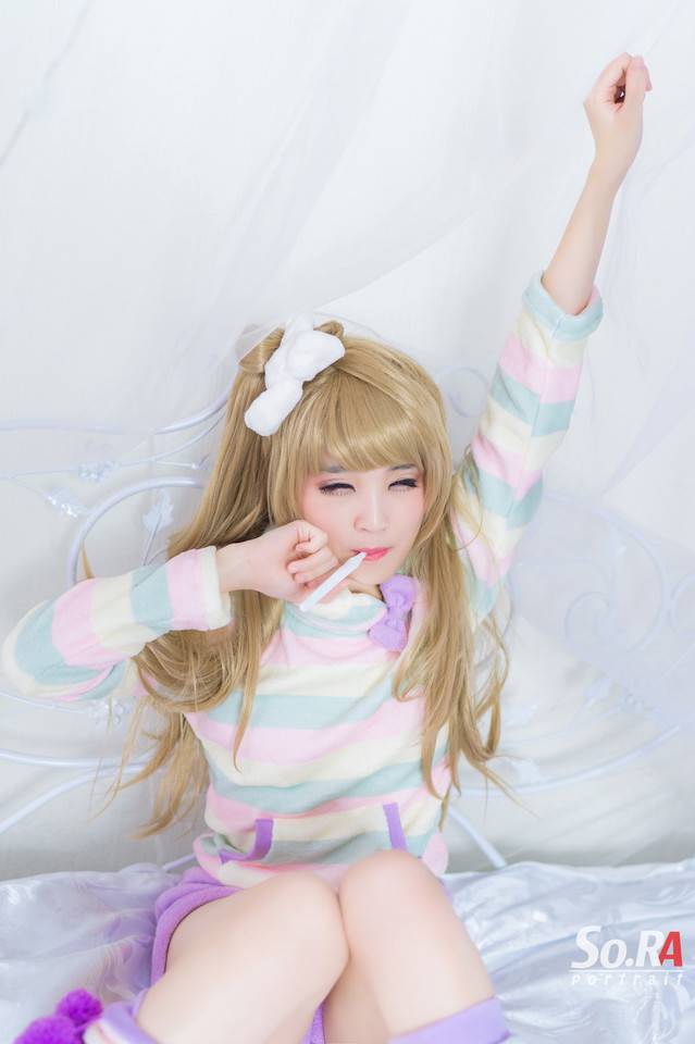 大眼睛女生可爱cos图片