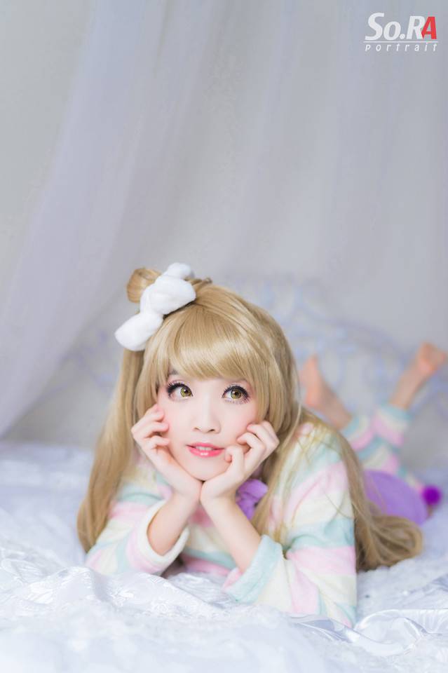 大眼睛女生可爱cos图片