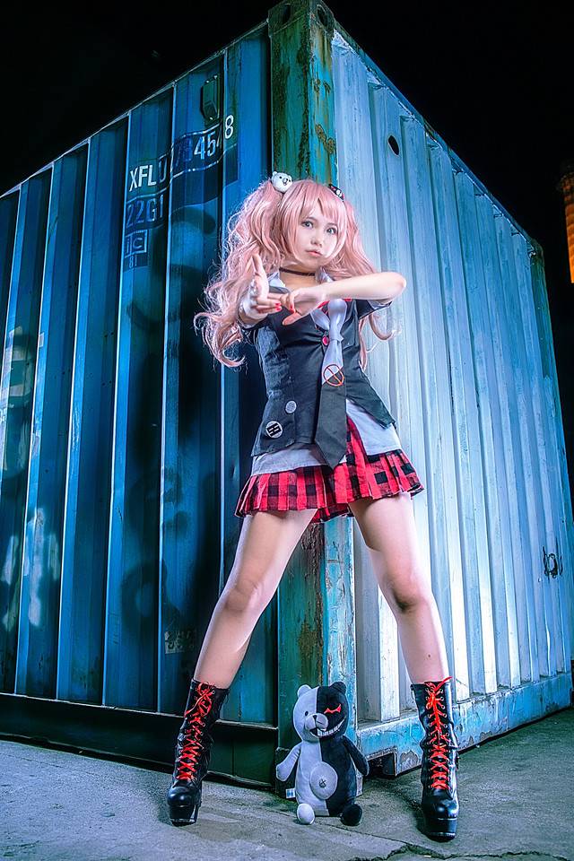 学生制服粉毛妹cos图片