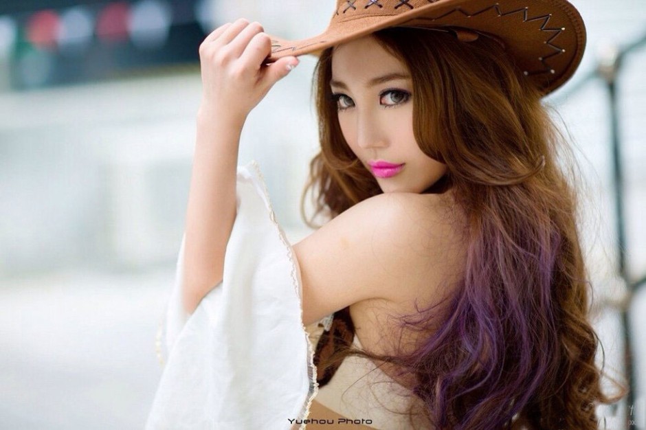 美女赏金猎人性感cos引爆眼球