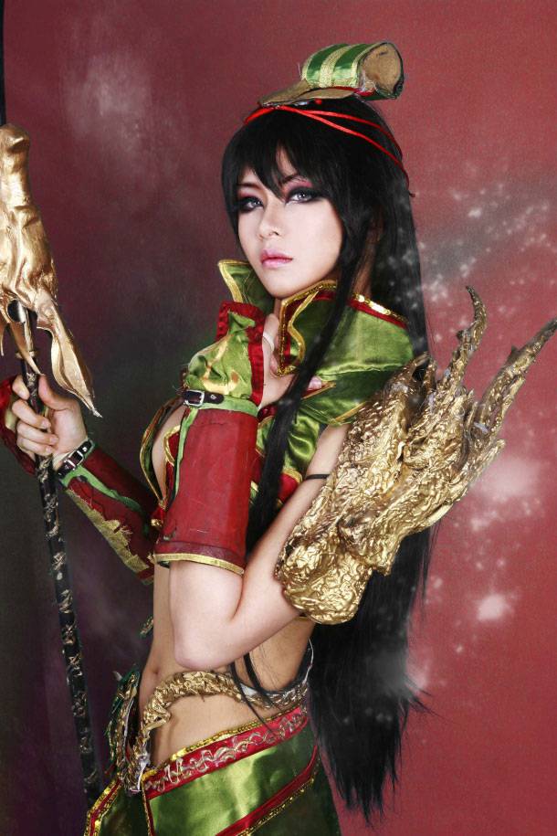 野猪桃桃宝cos秀傲人上围福利图