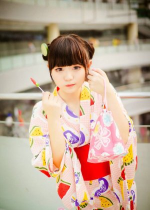 粉嫩嫩的日漫coser图片