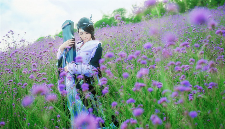 美丽花海里的古风意境cos图片