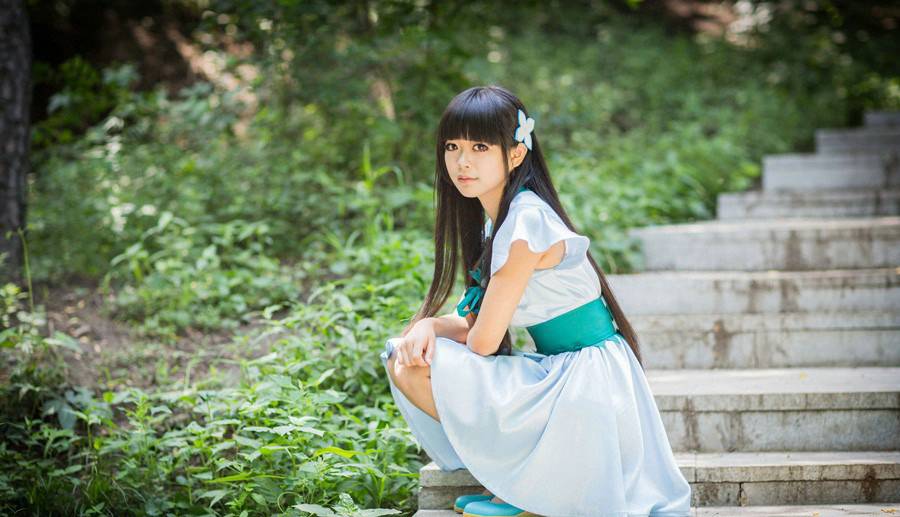 户外清纯女生古风cos图片集