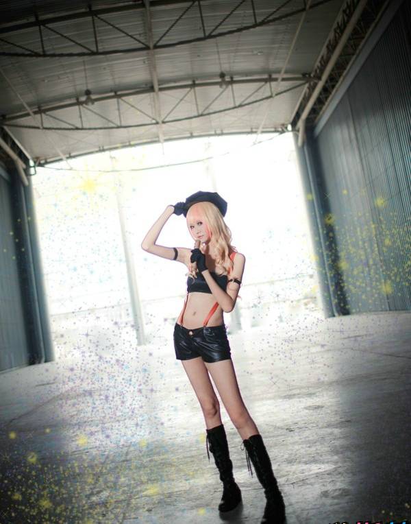 性感美女cosplay图片卷发