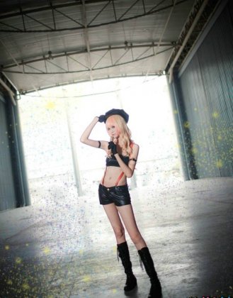 性感美女cosplay图片卷发