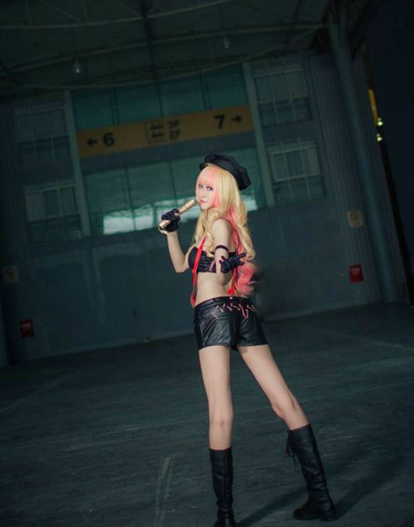 性感美女cosplay图片卷发