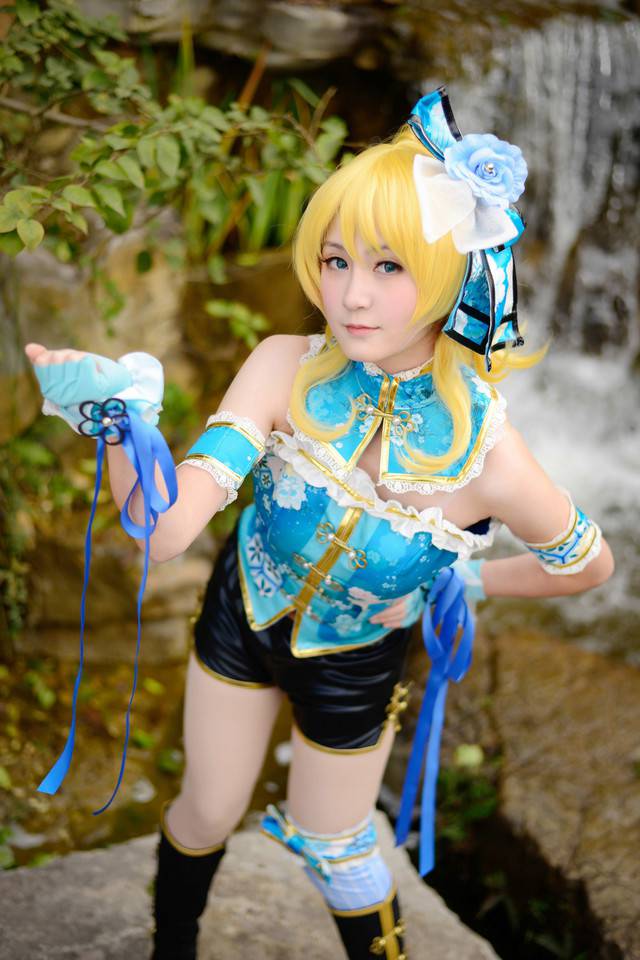 户外古风美女coser图片