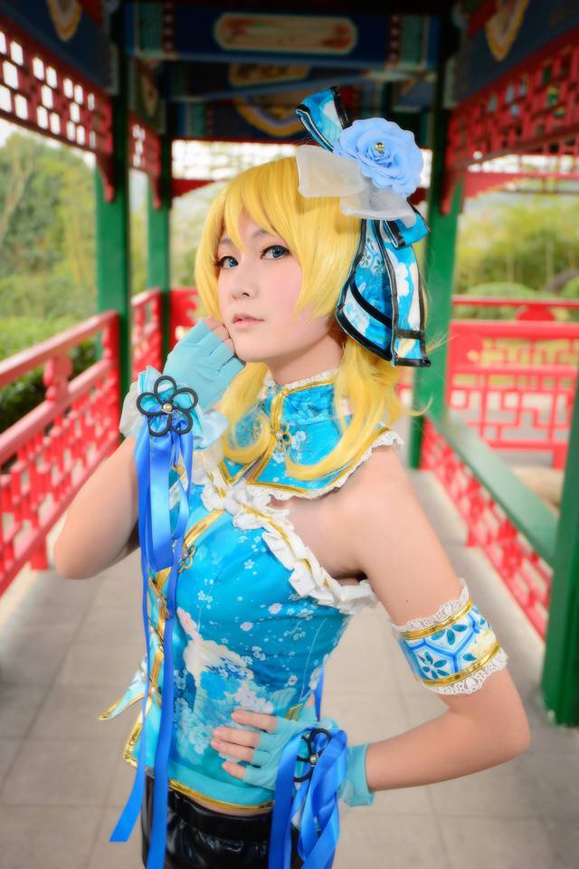 户外古风美女coser图片