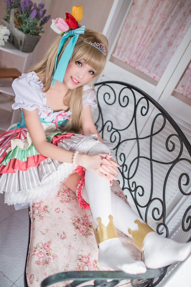 闺房里的cosplay公主图片欣赏