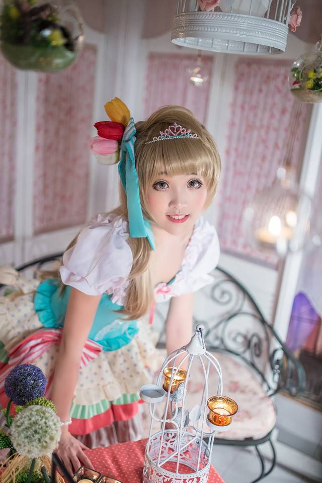 闺房里的cosplay公主图片欣赏
